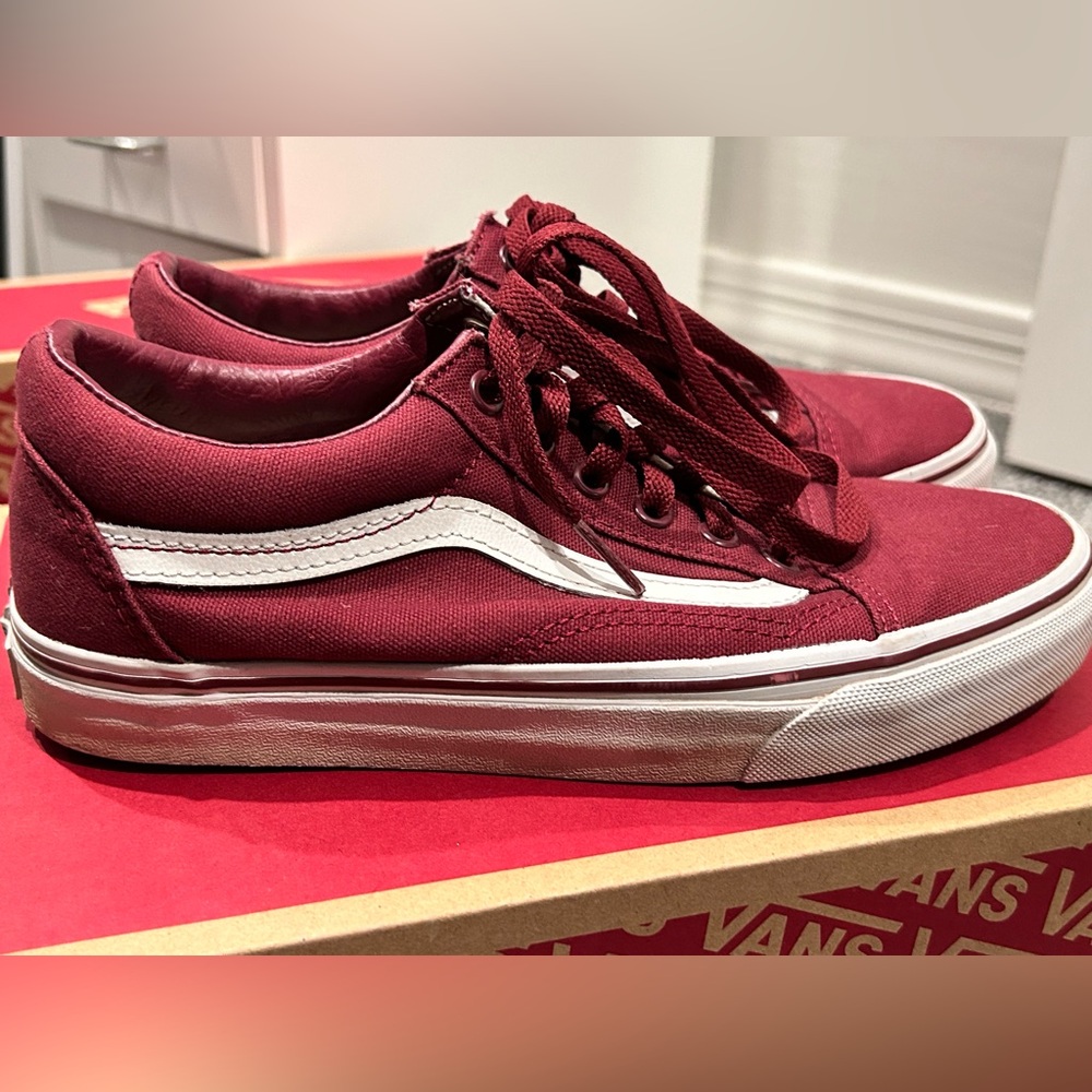 Vans Ward Lo Sneakers, maroon size 7.5